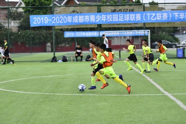 杜锋卸任主教练，踏上新征程，广东宏远迎来新帅